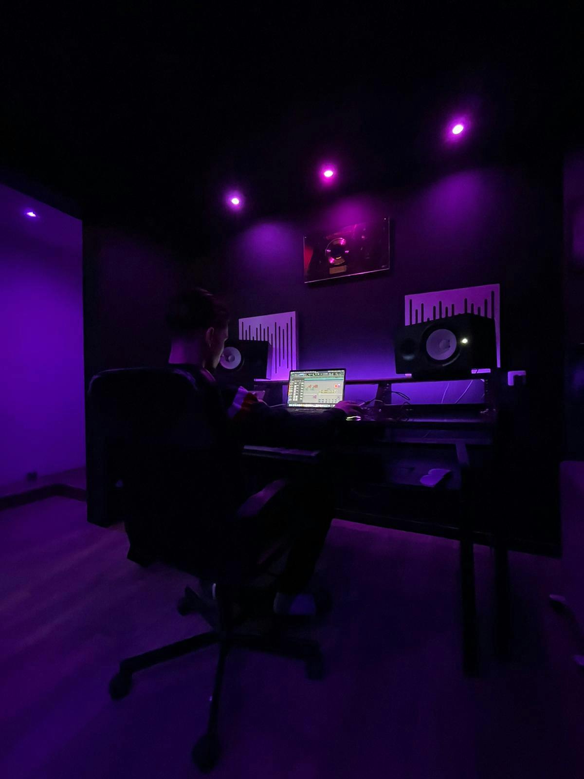 Les 10 Meilleurs Bureaux Pour Le Home Studio - Devenir Beatmaker